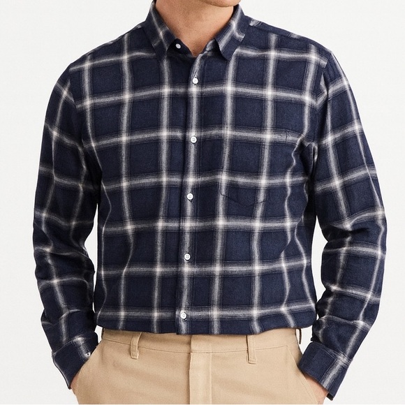 VINCE Navy Plaid Classic Fit Button Down Long Sleeve preppy cotton rayon Size M - Picture 13 of 14